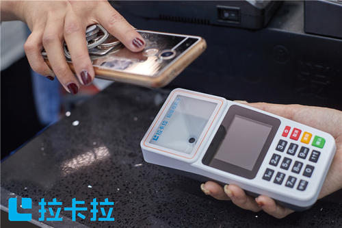 揭秘！掃碼0.38費(fèi)率比pos機(jī)刷卡0.6費(fèi)率低的原因在這里！